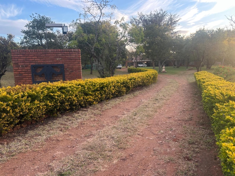 4 Bedroom Property for Sale in Hartbeesfontein AH North West
